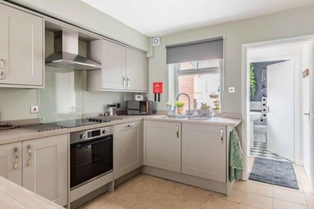 Seabreeze Pet Friendly 3 Bedroom House By The Sea Holiday home *