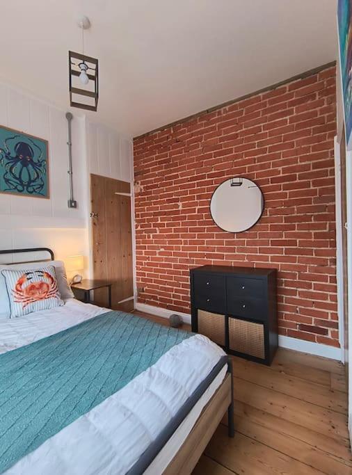 Seabreeze Pet Friendly 3 Bedroom House By The Sea *