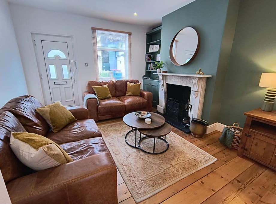 Seabreeze Pet Friendly 3 Bedroom House By The Sea