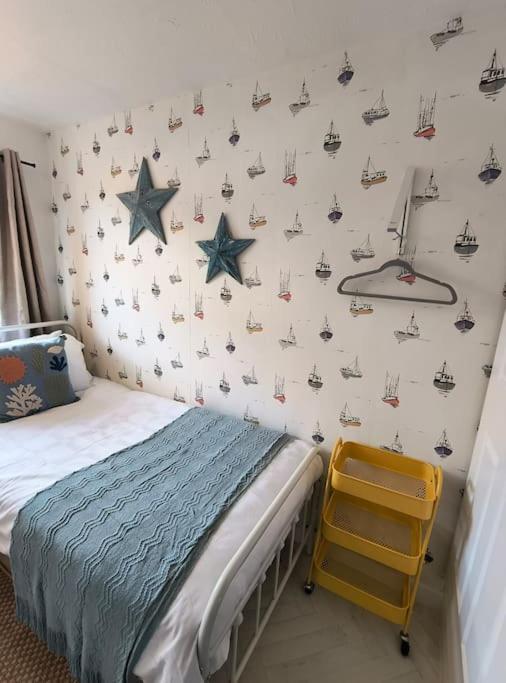 Seabreeze Pet Friendly 3 Bedroom House By The Sea Holiday home *