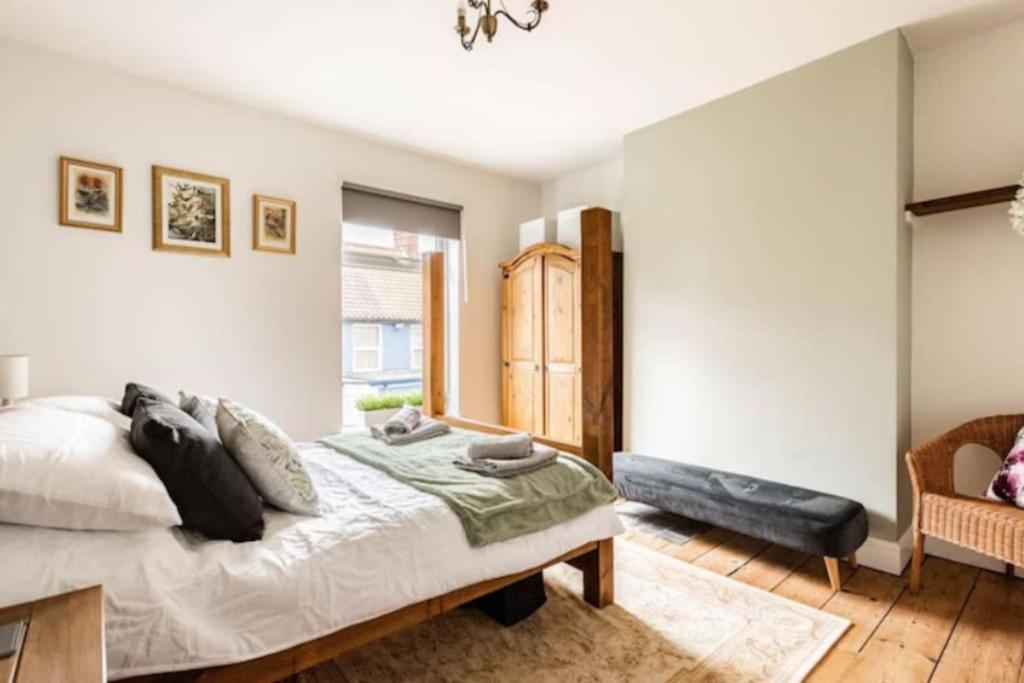 Дом отдыха Seabreeze Pet Friendly 3 Bedroom House By The Sea